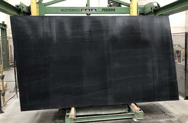 Brilliant Black cm Quartzite