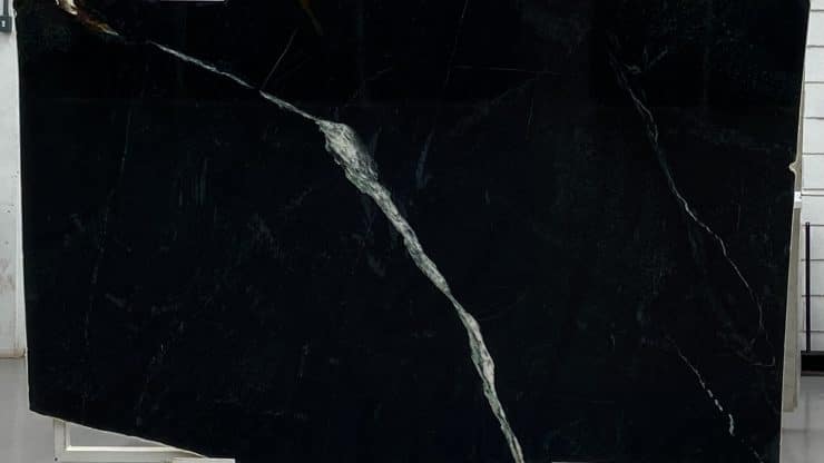 Calla Lily Soapstone Honed cm